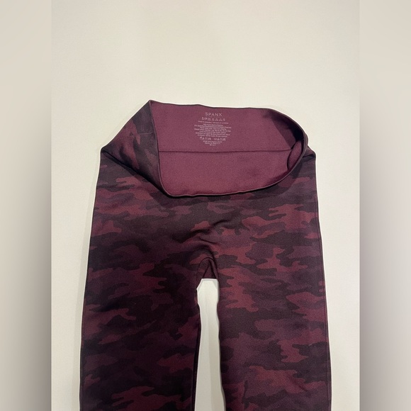 SPANX EcoCare Seamless Leggings - Picture 3 of 7